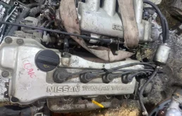 Двигатель без навесного для Nissan Serena 1996 года на фотографиях