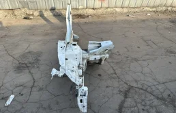 Стойка кузова центральная правая для Hyundai Solaris 2012 года на фотографиях