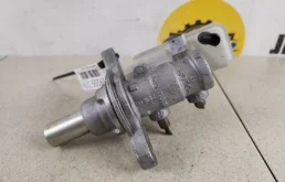 Главный тормозной цилиндр для Suzuki Grand Vitara на фотографиях