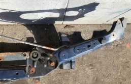 Панель радиатора (телевизор) для Nissan Almera на фотографиях