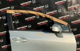 Дверь передняя правая для Honda Civic на фотографиях