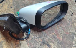 Стекла и зеркала для Volvo C30 2012 года на фотографиях