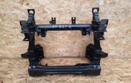 Подрамник двигателя для Mitsubishi Pajero 2007 года на фотографиях