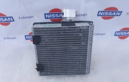 Радиатор кондиционера для Nissan Tiida на фотографиях