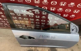 Дверь передняя правая для Honda Civic на фотографиях