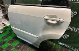 Дверь задняя левая для Lexus RX 2008 года на фотографиях