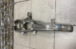 Кулак поворотный правый (A1663301020) для Mercedes-Benz GLS class X166 2015-2019