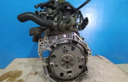 Двигатель без навесного для Nissan Tiida 2007 года на фотографиях