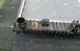 Радиатор охлаждения ДВС для Mercedes-Benz GL class 2015 года на фотографиях