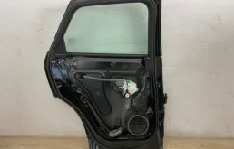 Двери для Audi Q3 2013 года на фотографиях