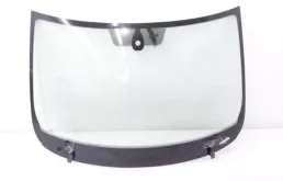 Лобовое (ветровое) стекло для Skoda Rapid на фотографиях