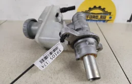 Главный тормозной цилиндр для Suzuki Grand Vitara на фотографиях