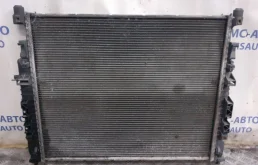 Радиатор охлаждения ДВС для Mercedes-Benz GL class 2010 года на фотографиях