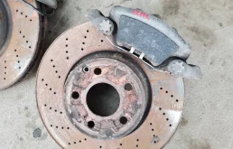 Суппорт задний левый для Mercedes-Benz E class 2015 года на фотографиях