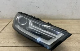 Фара правая для Audi Q7 2020 года на фотографиях