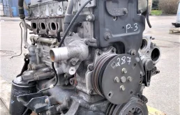 Двигатель без навесного для Mitsubishi Pajero 2003 года на фотографиях