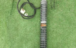 Амортизатор багажника правый для BMW 7er 2012 года на фотографиях