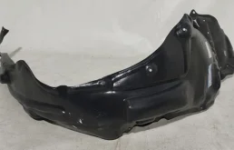 Крылья для Toyota Corolla 2007 года на фотографиях