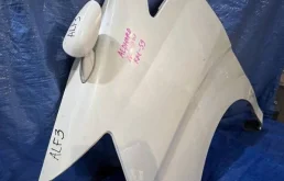 Крылья для Toyota Alphard 2005 года на фотографиях