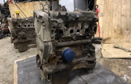 Двигатель без навесного для Renault Logan 2008 года на фотографиях