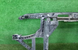 Панель радиатора (телевизор) для BMW X3 2008 года на фотографиях