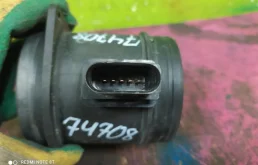 Датчик массового расхода воздуха для Audi Q7 на фотографиях