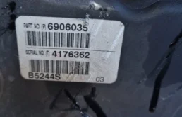 Двигатель без навесного для Volvo C30 2006 года на фотографиях