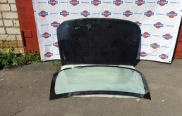 Стекла и зеркала для Nissan Tiida 2014 года на фотографиях