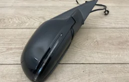 Стекла и зеркала для Audi Q3 2014 года на фотографиях