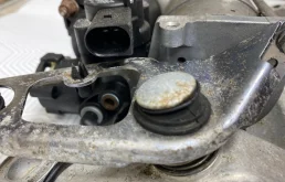 Компрессор пневмоподвески задний для Audi Q7 на фотографиях