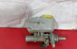 Бачок главного тормозного цилиндра для Skoda Rapid 2020 года на фотографиях