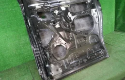 Двери для Toyota Alphard 2017 года на фотографиях