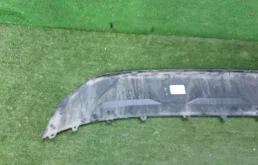 Спойлер переднего бампера для Audi Q7 2018 года на фотографиях