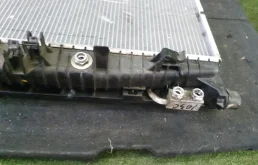 Радиатор охлаждения ДВС для Mercedes-Benz GL class 2015 года на фотографиях