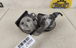 Звуковой сигнал для Volvo XC90 2005 года на фотографиях