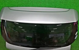 Крышка багажника для Toyota Corolla на фотографиях