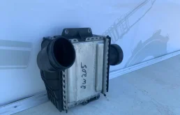 Интеркулер для Mercedes-Benz C class 2020 года на фотографиях