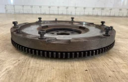 Маховик для Mitsubishi Outlander 2005 года на фотографиях