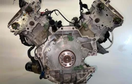 Двигатель без навесного для Audi A8 на фотографиях