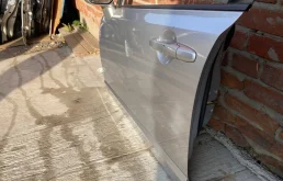 Дверь передняя левая для Honda Civic на фотографиях