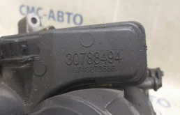 Корпус масляного фильтра для Volvo C30 на фотографиях