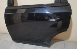 Дверь задняя левая для Audi Q7 2018 года на фотографиях