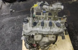 Двигатель для Nissan Primera 1996 года на фотографиях