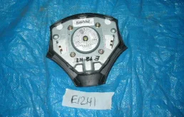 Подушка безопасности водителя для Toyota Corolla 2001 года на фотографиях