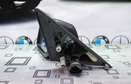 Стекла и зеркала для BMW 7er 2009 года на фотографиях