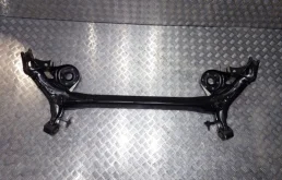 Задняя балка для Toyota Corolla на фотографиях