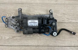 Компрессор пневмоподвески задний для Porsche Cayenne на фотографиях