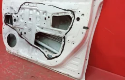 Дверь передняя правая для Toyota Corolla 2016 года на фотографиях