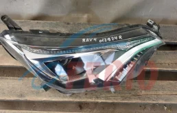 Фары для Toyota RAV4 2018 года на фотографиях