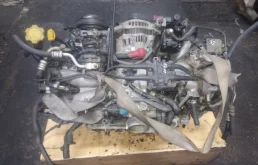 Двигатель для Subaru Legacy 2000 года на фотографиях